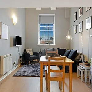 https://duplex-3-bedroom-mezzanine-apartment-heart-of-edinburgh.edinburghhotelsuk.org