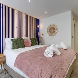  Apartment 1 - North Marine